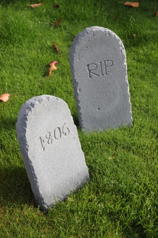 Halloween DIY Gravestones | Shelley Makes